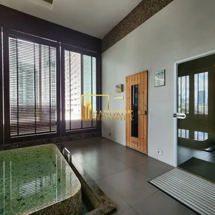 Rent this 1 bed apartment on Langsuan Villa in Lang Suan Road, Ratchaprasong