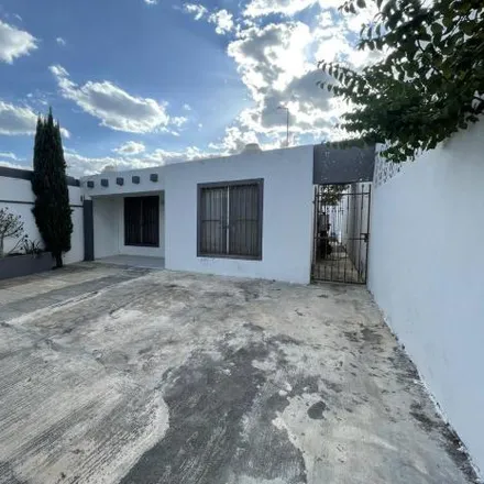 Rent this 2 bed house on La Roca in Calle 42, Xcumpich