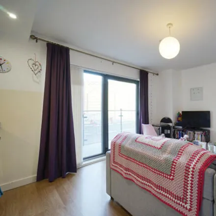 Rent this 1 bed room on Leeds Conservatoire Library in St. Peter's Square, Leeds