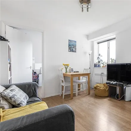 Rent this 1 bed apartment on 161 Telegraph Place in London, E14 9XB