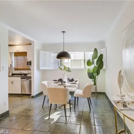 Image 6 - 960 Larrabee Street, West Hollywood, CA 90069, USA - Condo for sale