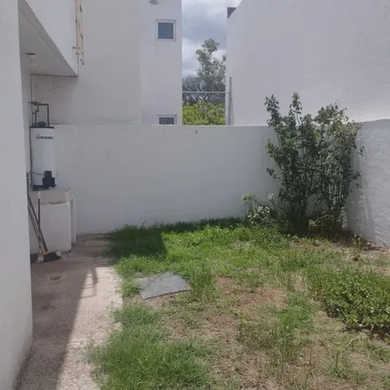 Buy this studio house on Privada San Pedro in Delegación Felipe Carrillo Puerto, 76154 Querétaro