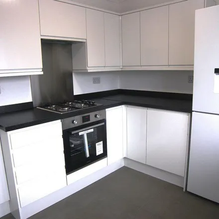Rent this 2 bed apartment on Casseldens Shoes in 33 Church Road, Great Bookham