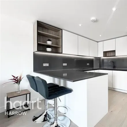 Image 5 - Fairbank House, Beaufort Square, London, NW9 5SW, United Kingdom - Apartment for rent
