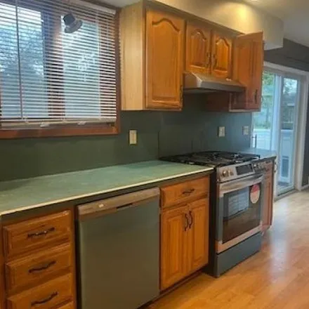 Rent this 3 bed apartment on 136 Maplewood Avenue in Wayne, NJ 07470