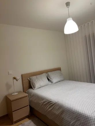 Rent this 1 bed apartment on Saídas parque subterrâneo in Travessa Doutor Barros, 4200-537 Porto
