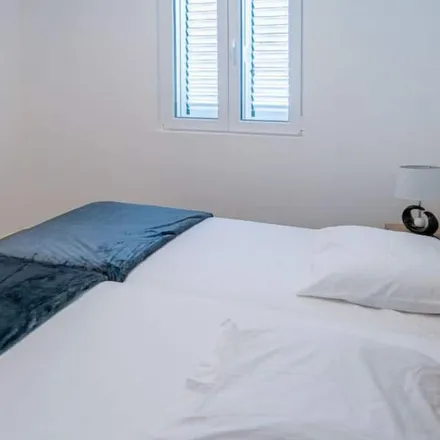 Rent this 2 bed duplex on 20240 Ghisonaccia