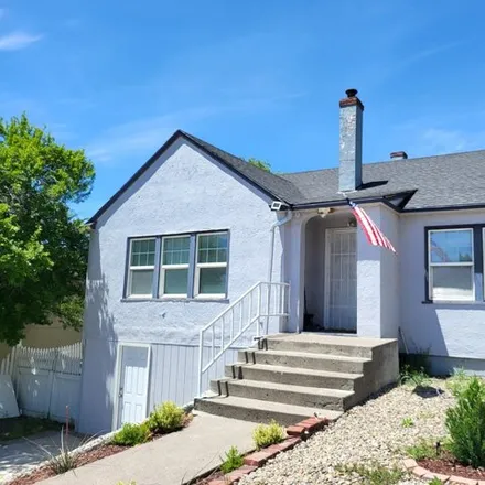 Buy this 3 bed house on 327 Lincoln St in Klamath Falls, Oregon