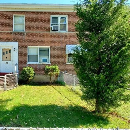 Buy this 2 bed house on 413 Court D in Bridgeport, CT 06610