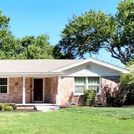 Rent this 3 bed house on 4919 East 38th Place in Tulsa, OK 74135