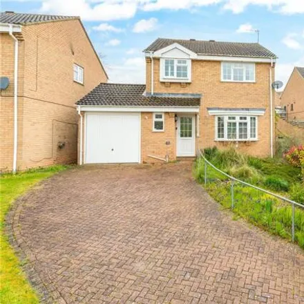 Buy this 4 bed house on Hubbard Close in Buckingham, MK18 1YS