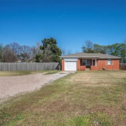 Image 1 - 787 North 8th Street, Noble, OK 73068, USA - House for sale