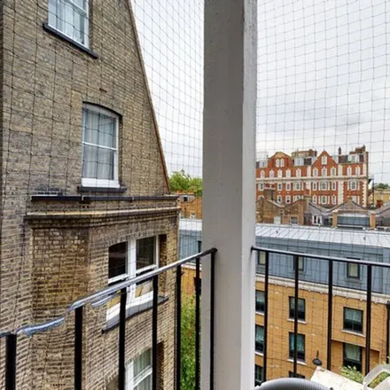 Rent this 3 bed apartment on Clarence Gate Gardens in 43-63 Glentworth Street, London