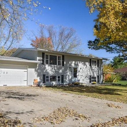 Buy this 3 bed house on 1145 Prospect Avenue in Paxton, IL 60957