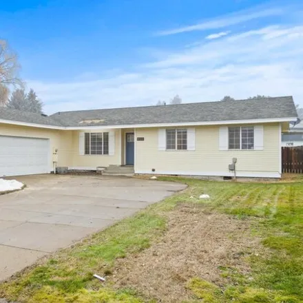 Buy this 3 bed house on 447 Glenwood Drive in Zillah, WA 98953