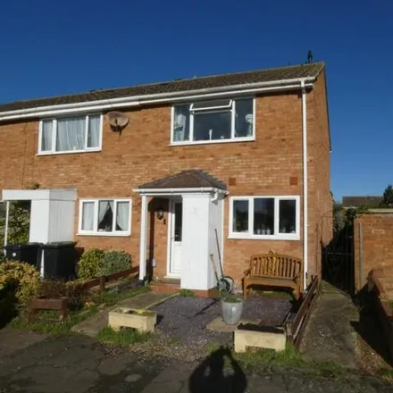 Buy this 3 bed house on Osprey Road in Biggleswade, SG18 8HE