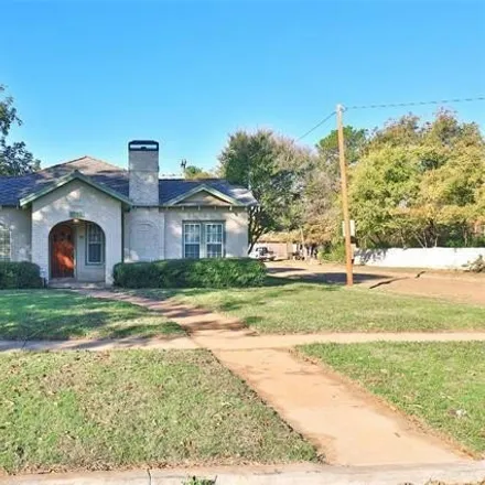 Buy this 3 bed house on 1221 South 17th Street in Abilene, TX 79602