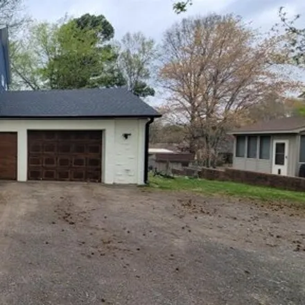 Buy this 4 bed house on 131 Canon Drive in Paducah, KY 42001