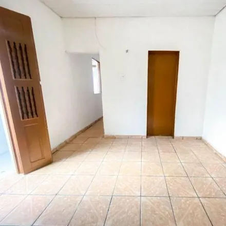 Rent this 2 bed house on Rua Tenente Jaime Andrade 156 in Aerolândia, Fortaleza - CE