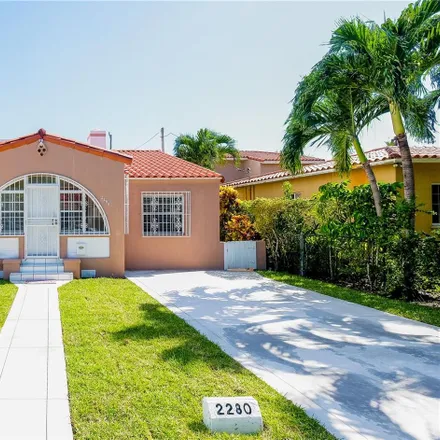 Image 1 - 2280 Southwest 24th Terrace, Silver Bluff Estates, Miami, FL 33145, USA - Loft for rent