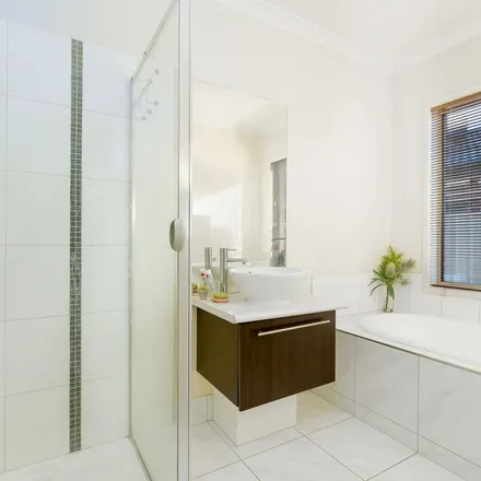 Image 5 - Elandra Drive, Ascot VIC 3551, Australia - Apartment for rent