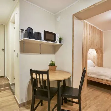 Rent this 1 bed apartment on Cafetaria Nando in Rua dos Cordoeiros, 1200-399 Lisbon