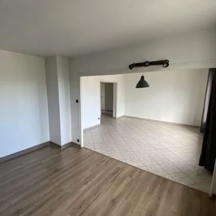 Rent this 3 bed apartment on 121 Avenue de la République in 38170 Seyssinet-Pariset, France