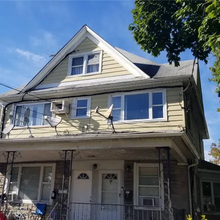 Buy this 6 bed duplex on 633 Conklin Street in East Farmingdale, NY 11735