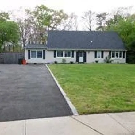 Buy this 5 bed house on 142 Shenandoah Boulevard in Nesconset, Smithtown