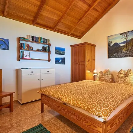 Rent this 2 bed house on Tijarafe in Santa Cruz de Tenerife, Spain