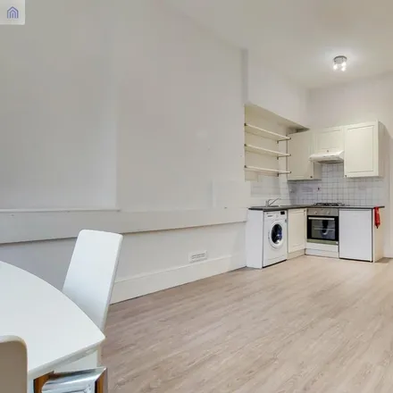 Image 2 - 7 Greencroft Gardens, London, NW6 3LW, United Kingdom - Apartment for rent