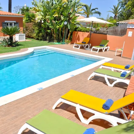 Rent this 3 bed house on Rua do Moinho in 8125-482 Quarteira, Portugal
