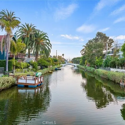Image 7 - Howland Canal Walk, Los Angeles, CA 90292, USA - House for sale