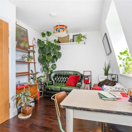 Rent this 1 bed apartment on 215-225 Amhurst Road in London, E8 2RL