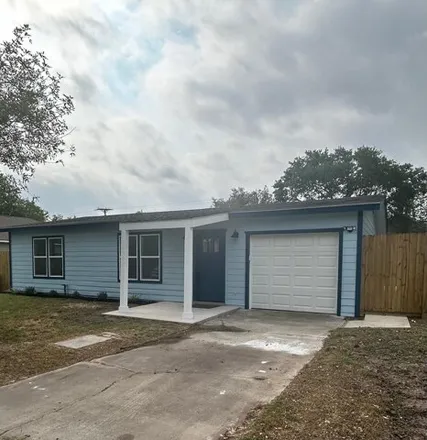 Buy this 2 bed house on 1524 East Corpus Christi Street in Beeville, TX 78102