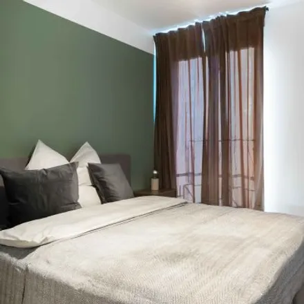 Rent this 3 bed room on Hansaallee 29 in 60322 Frankfurt, Germany