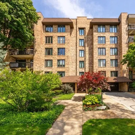 Buy this 3 bed condo on 3810 Mission Hills Rd Apt 307 in Northbrook, Illinois