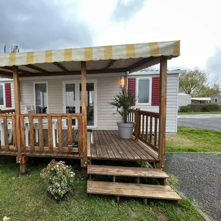Rent this 3 bed house on 62 Route de Chambon in 41150 Veuzain-sur-Loire, France