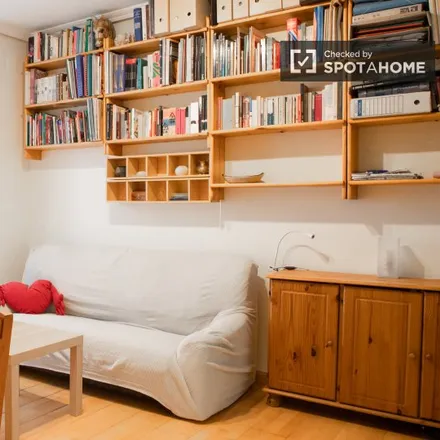 Rent this 2 bed apartment on Madrid in Calle del Amparo, 50