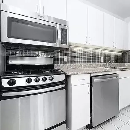 Image 3 - 460 W 20th St Apt 2E, New York, 10011 - Apartment for rent