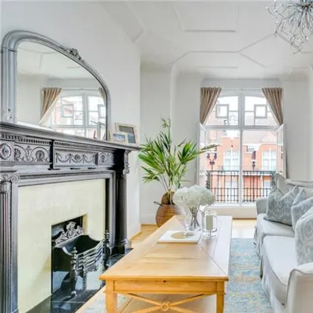 Rent this 3 bed room on Portman Mansions in Porter Street, London