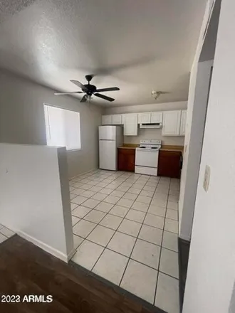Image 2 - 454 East 10th Avenue, Apache Junction, AZ 85119, USA - Apartment for rent