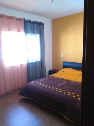 Rent this 3 bed room on R. Poe. José Marques da Cruz in Leiria, Portugal
