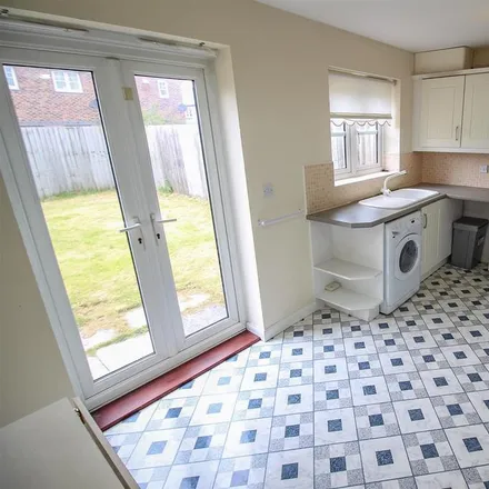 Image 3 - Chesters Avenue, North Tyneside, NE12 8RY, United Kingdom - House for rent