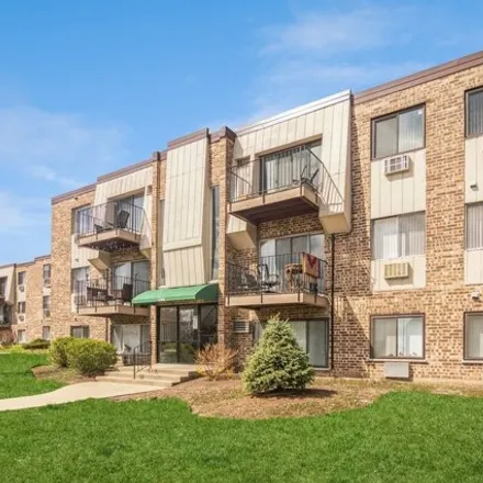 Buy this 2 bed condo on 1453 N Winslowe Dr Apt 102 in Palatine, Illinois