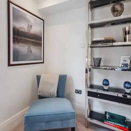 Rent this 3 bed apartment on Thames Reach in 80 Rainville Road, London