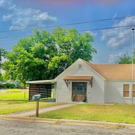 Buy this 2 bed house on Baylor Scott & White Medical Center – Llano in 200 West Ollie Street, Llano