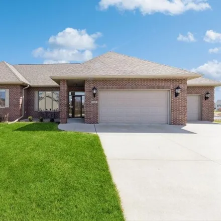Buy this 5 bed house on 2622 Cottonwood Road in Ames, IA 50014