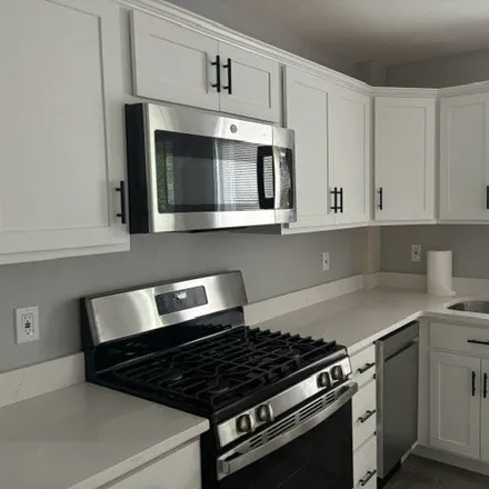 Image 1 - 27 Taunton Ave Unit 1, Rockland, Massachusetts, 02370 - Apartment for rent