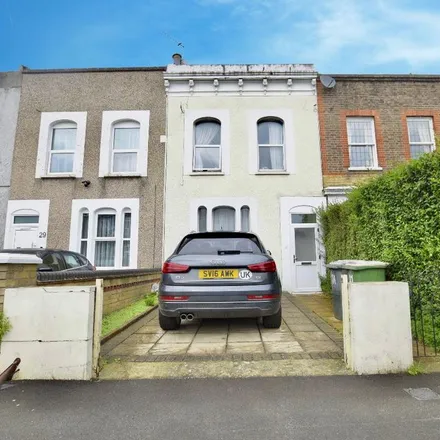 Rent this 5 bed townhouse on Gurney Road Estate Block 6 in 3-15 Gurney Road, London
